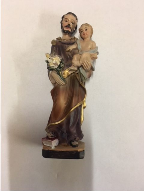 St. Jozef met Jezus op de arm. ca 10 cm hoog. Prijs € 10,00